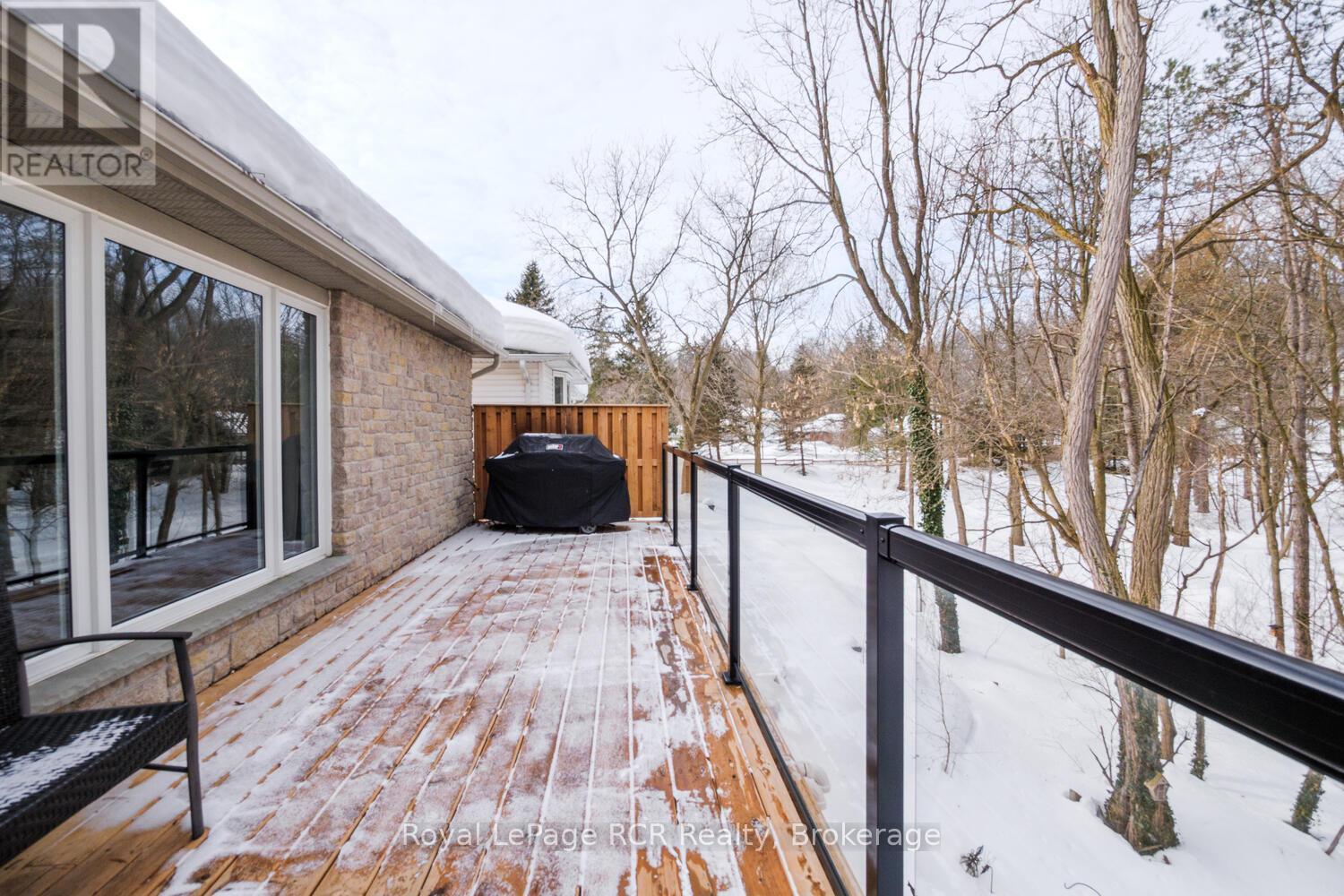 












128 5TH \"A\" STREET E

,
Owen Sound,




Ontario
N4K1E6

