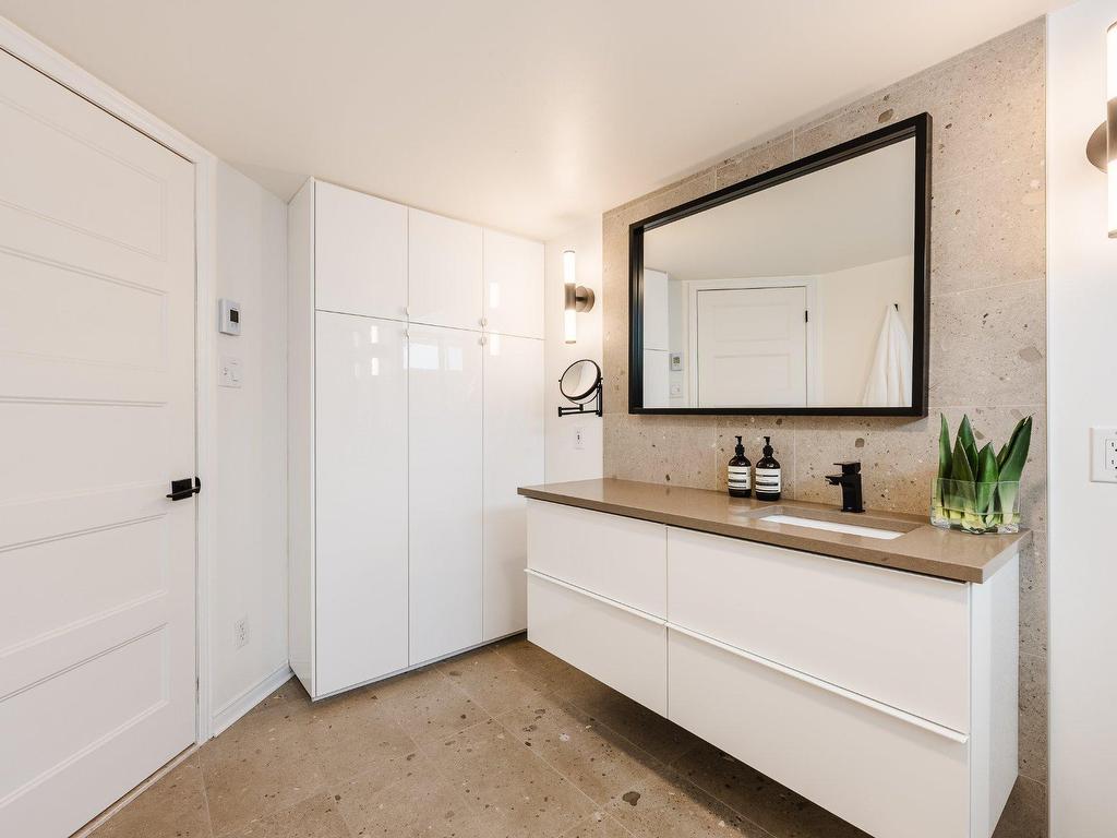 









160


Rue Parent

, 101,
Longueuil (Greenfield Park),




QC
J4V3L2

