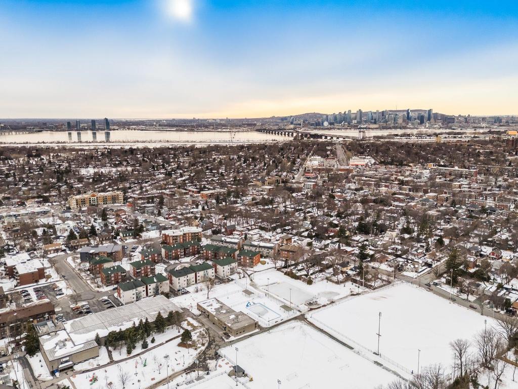 









160


Rue Parent

, 101,
Longueuil (Greenfield Park),




QC
J4V3L2

