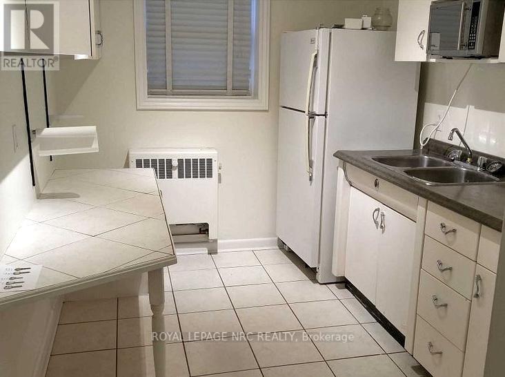 












2 - 227 MACNAB STREET S

,
Hamilton (Durand),




Ontario
L8P3C9

