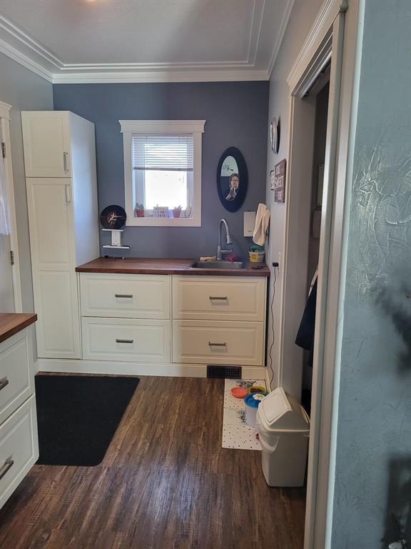 












202 Crocus Drive

,
Swan River,




Manitoba
R0L1Z0

