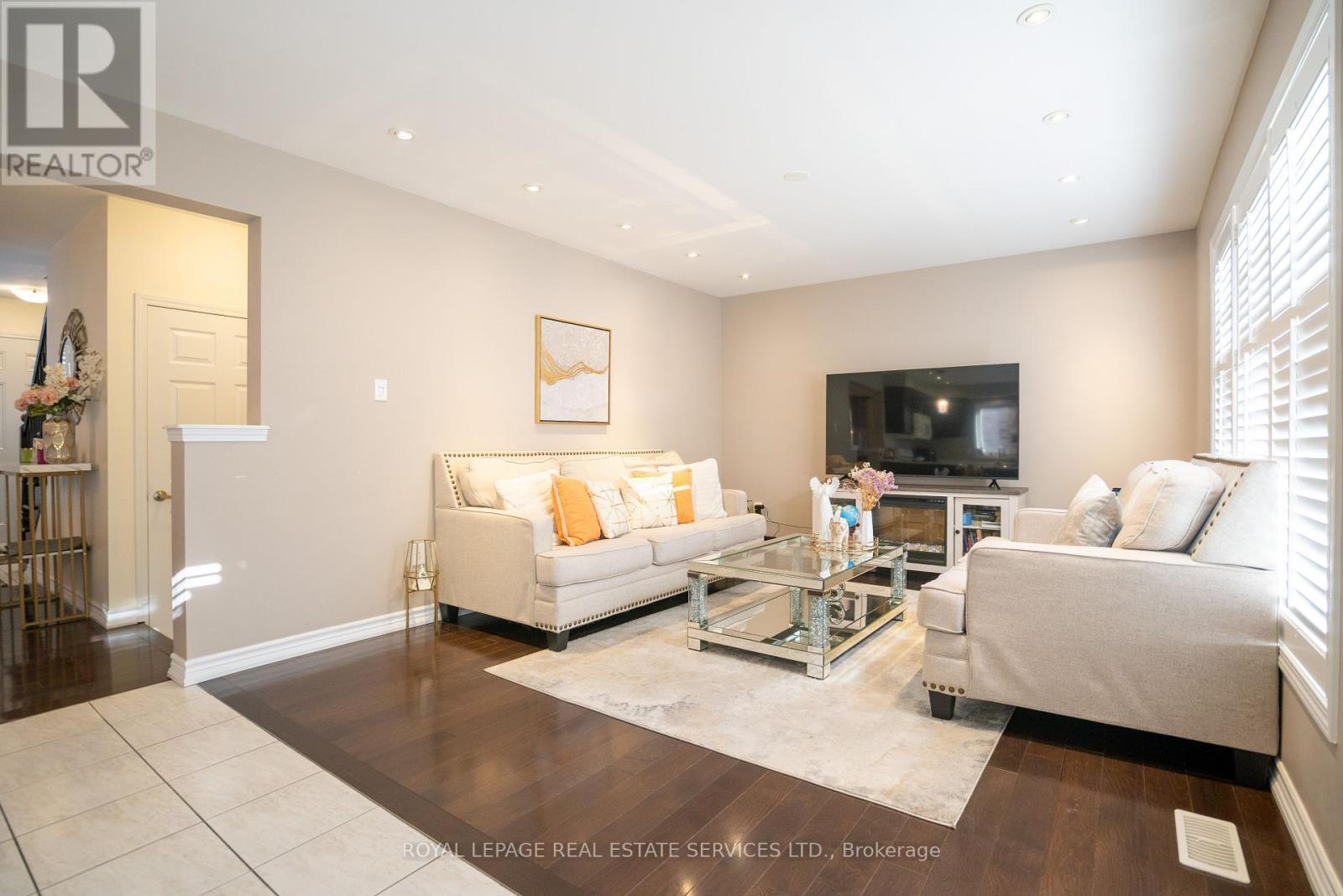 












900 TOLETZKA LANDING

,
Milton,




Ontario
L9T7T7

