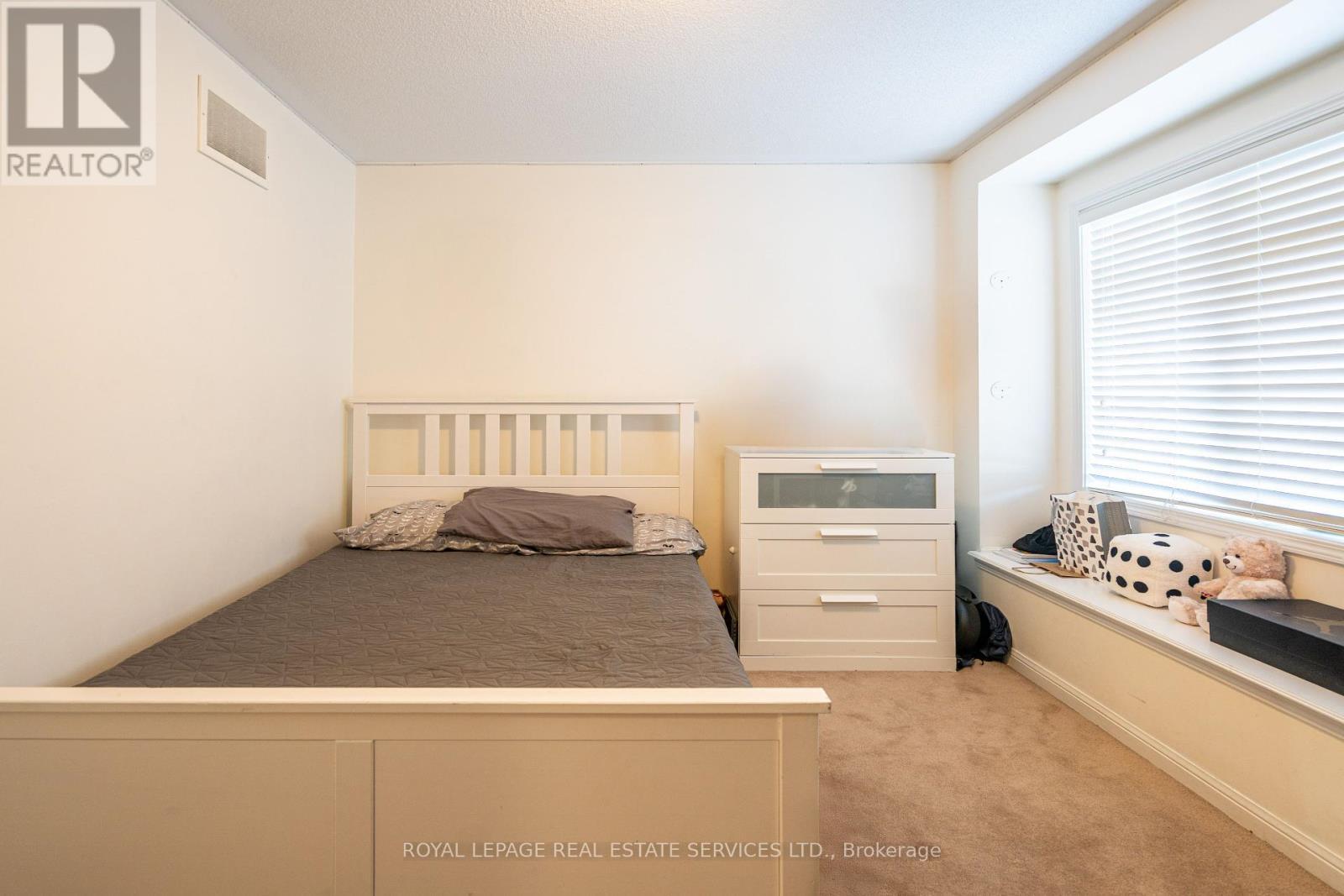












900 TOLETZKA LANDING

,
Milton,




Ontario
L9T7T7

