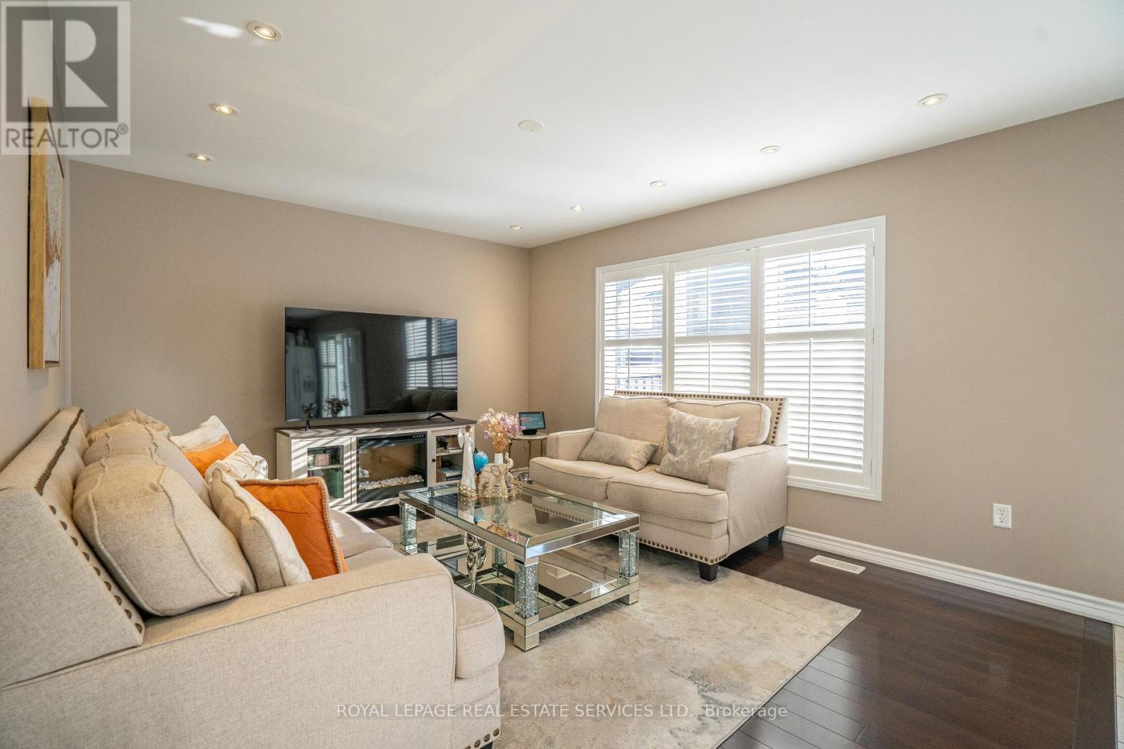 












900 TOLETZKA LANDING

,
Milton,




Ontario
L9T7T7

