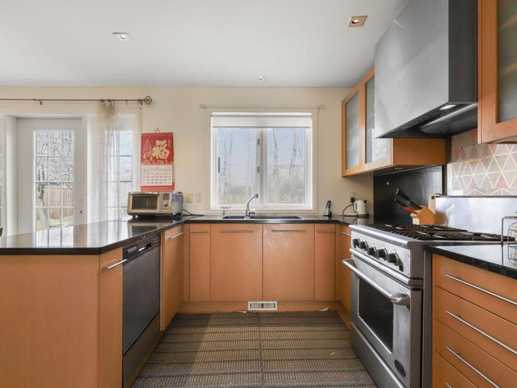 









4965


Rue Du Tremblay

,
Laval (Chomedey),




QC
H7W5H8

