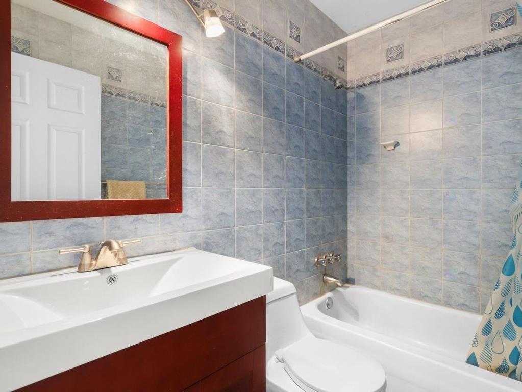 









4965


Rue Du Tremblay

,
Laval (Chomedey),




QC
H7W5H8

