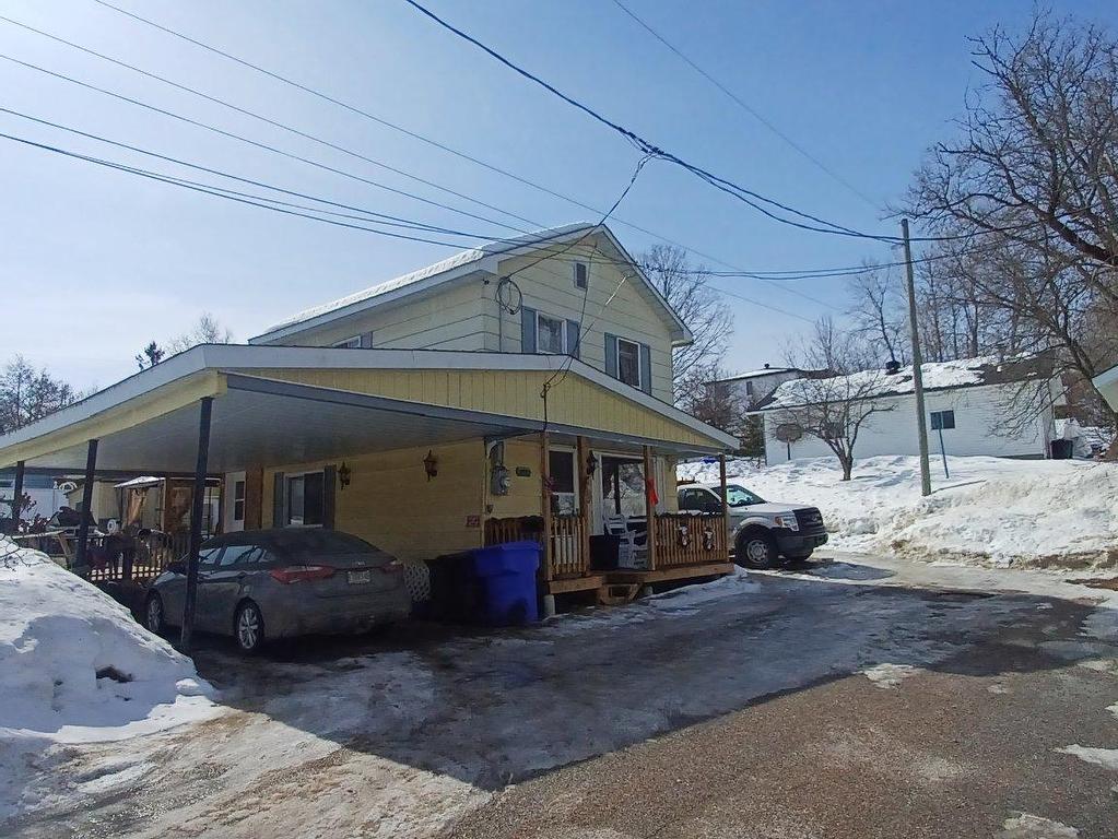 









195


Rue Chénier

,
Maniwaki,




QC
J9E1R8


