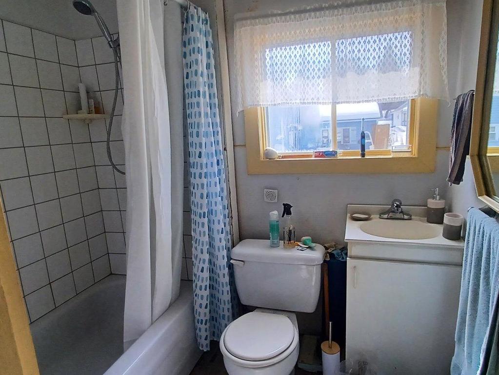 









195


Rue Chénier

,
Maniwaki,




QC
J9E1R8

