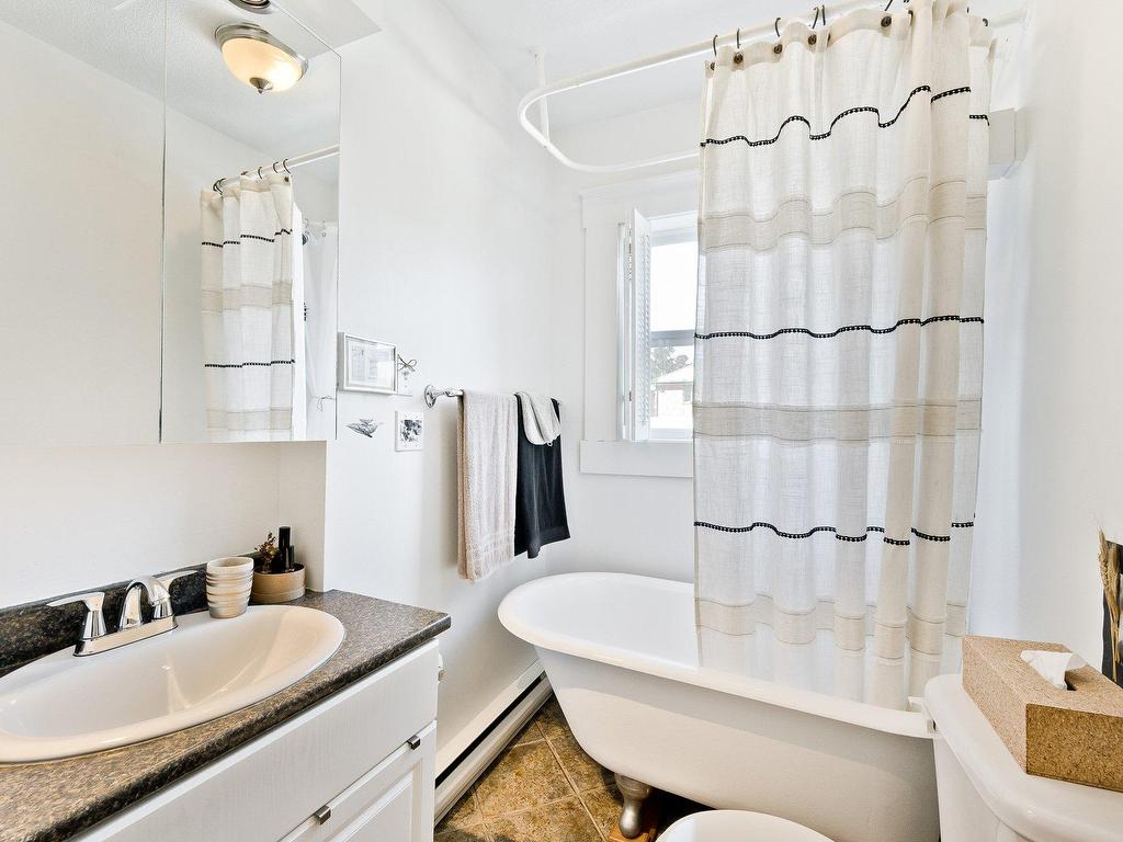 









651


Rue du Québec

,
Sherbrooke (Les Nations),




QC
J1H3M1

