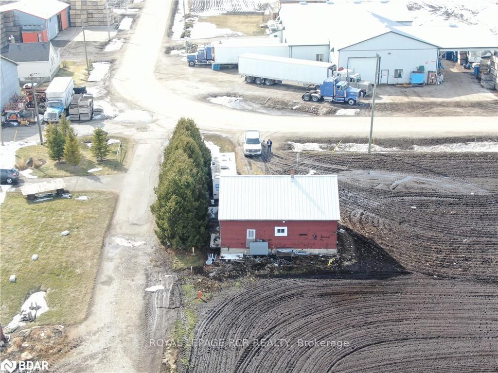 









695


Strawberry

Lane,
King,







ON
L3Y 4V9

