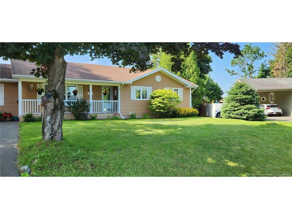 









967


Hay Cres

,
Bathurst,




NB
E2A 3S1

