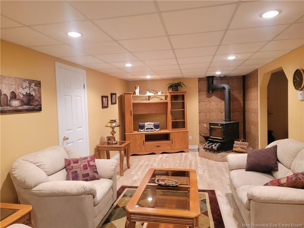 









967


Hay Cres

,
Bathurst,




NB
E2A 3S1

