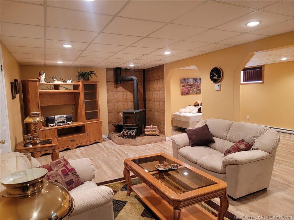 









967


Hay Cres

,
Bathurst,




NB
E2A 3S1

