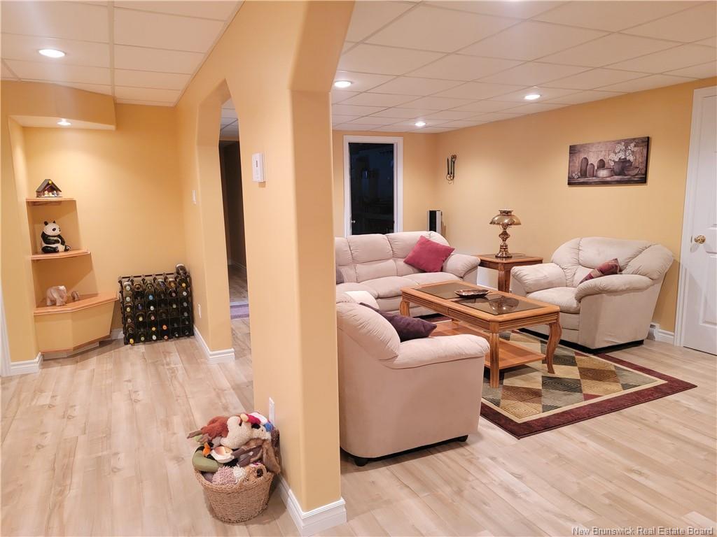 









967


Hay Cres

,
Bathurst,




NB
E2A 3S1

