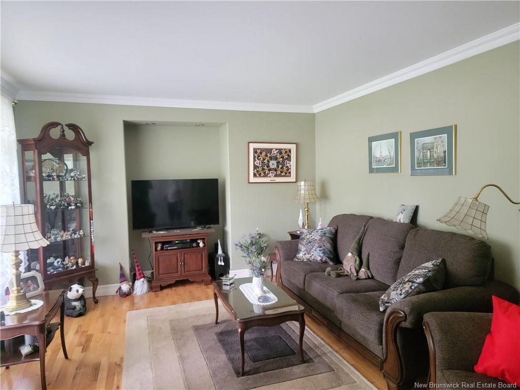 









967


Hay Cres

,
Bathurst,




NB
E2A 3S1

