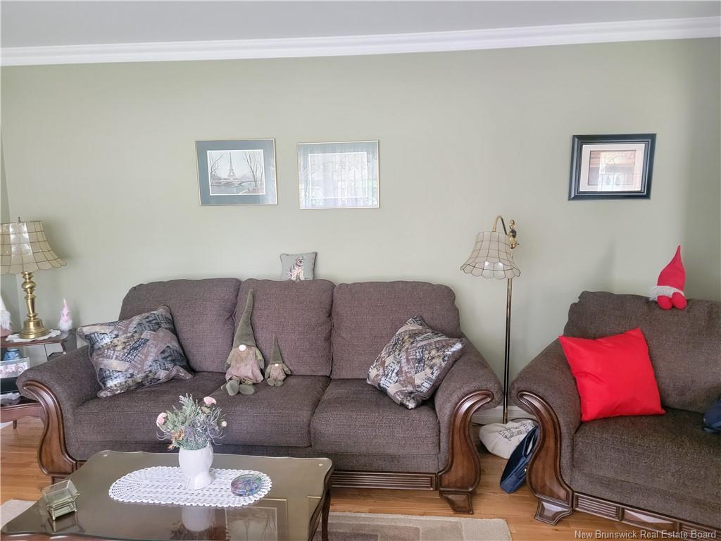 









967


Hay Cres

,
Bathurst,




NB
E2A 3S1


