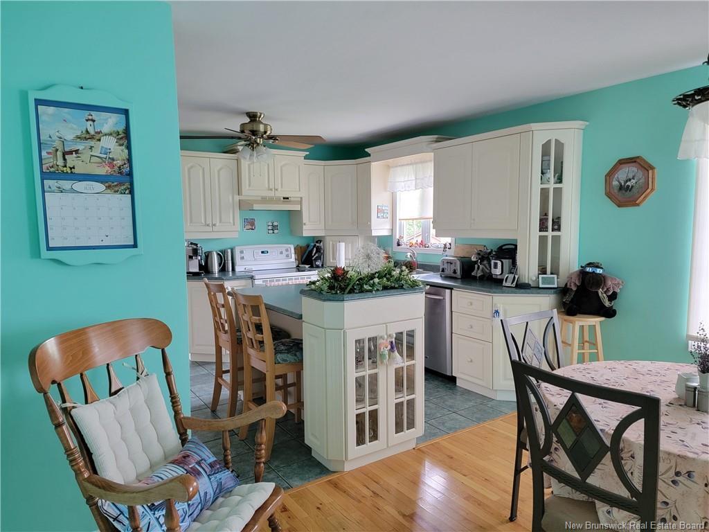 









967


Hay Cres

,
Bathurst,




NB
E2A 3S1

