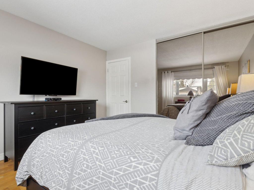 









9


Rue Bocage

,
Gatineau (Gatineau),




QC
J8T5W1

