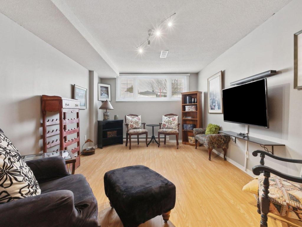 









9


Rue Bocage

,
Gatineau (Gatineau),




QC
J8T5W1

