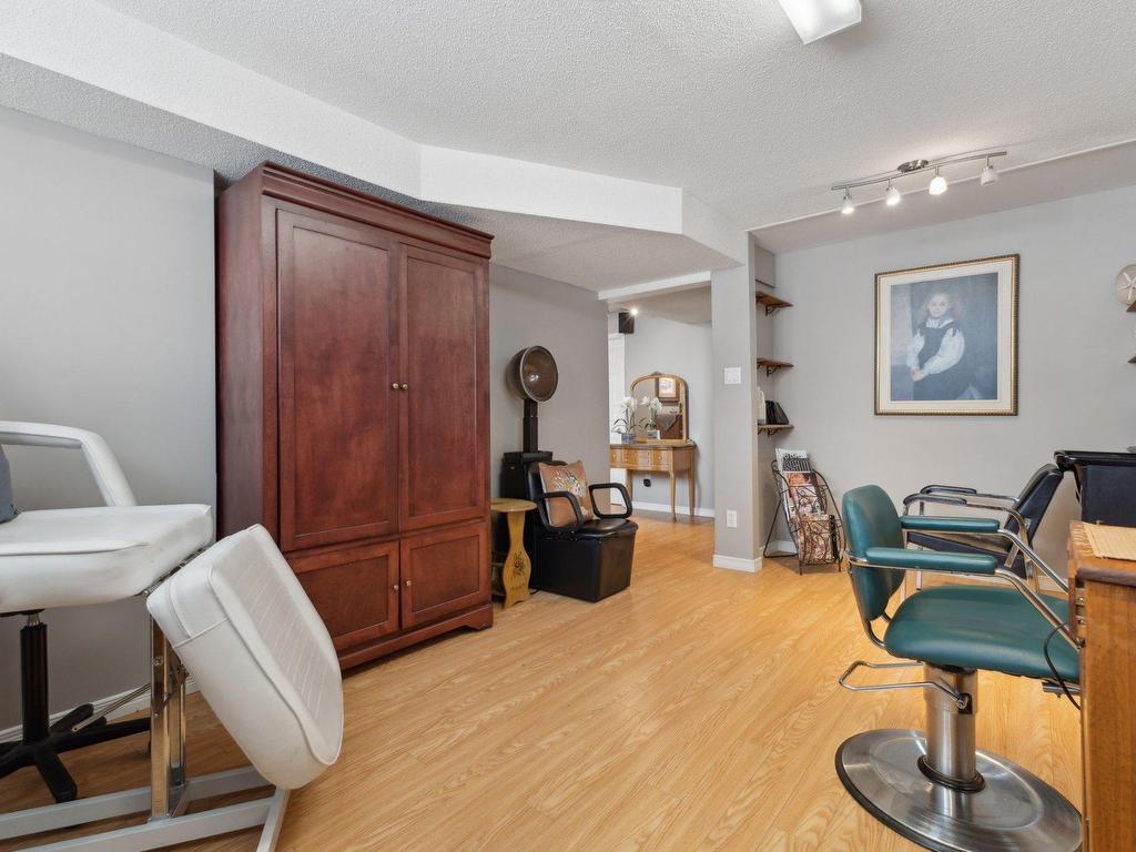









9


Rue Bocage

,
Gatineau (Gatineau),




QC
J8T5W1

