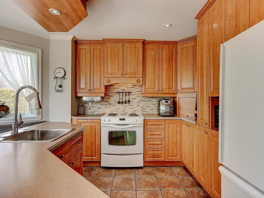 









23


Rue des Patriotes

,
Saint-Basile-le-Grand,




QC
J3N1T3

