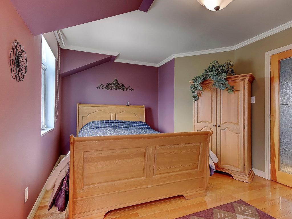 









23


Rue des Patriotes

,
Saint-Basile-le-Grand,




QC
J3N1T3

