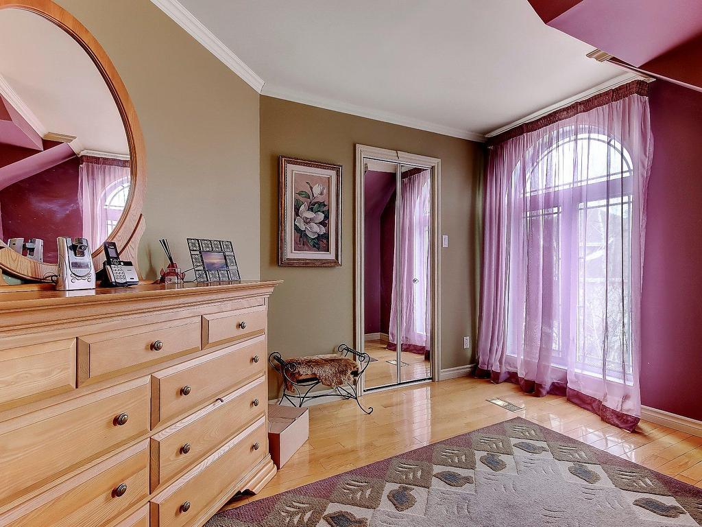 









23


Rue des Patriotes

,
Saint-Basile-le-Grand,




QC
J3N1T3

