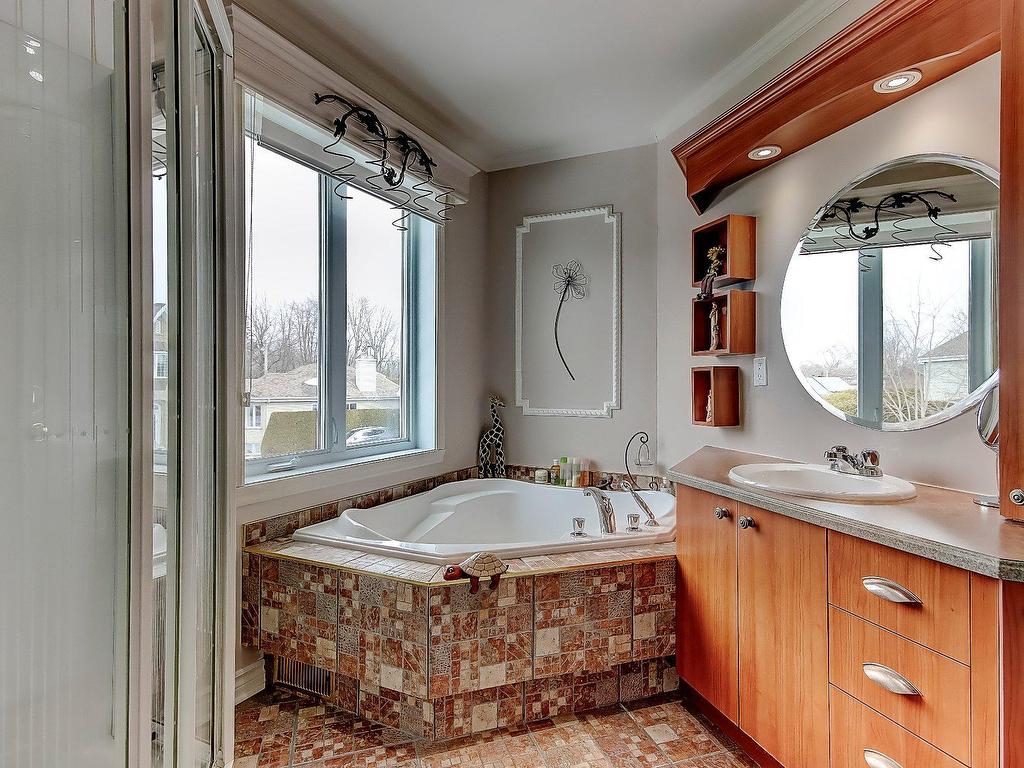 









23


Rue des Patriotes

,
Saint-Basile-le-Grand,




QC
J3N1T3

