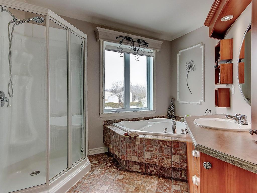 









23


Rue des Patriotes

,
Saint-Basile-le-Grand,




QC
J3N1T3

