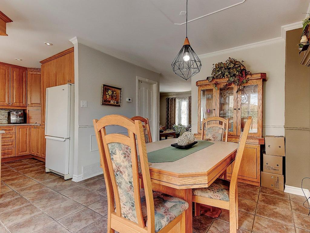 









23


Rue des Patriotes

,
Saint-Basile-le-Grand,




QC
J3N1T3

