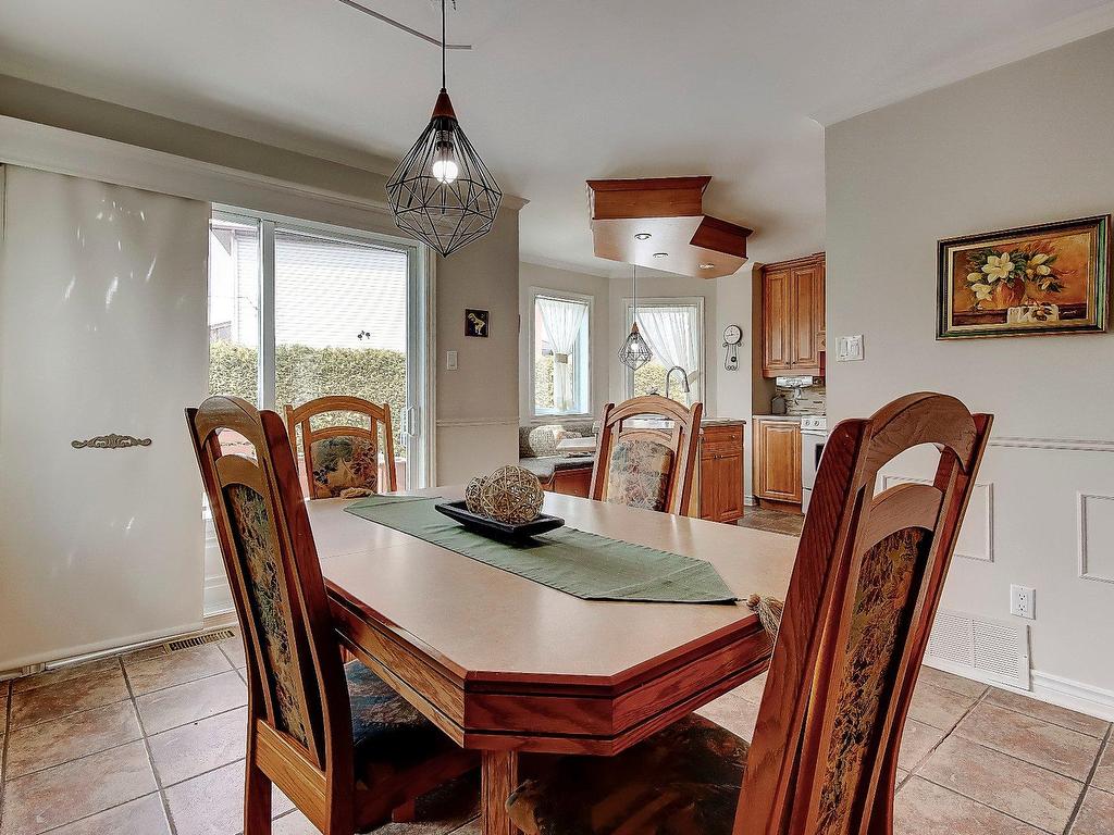









23


Rue des Patriotes

,
Saint-Basile-le-Grand,




QC
J3N1T3

