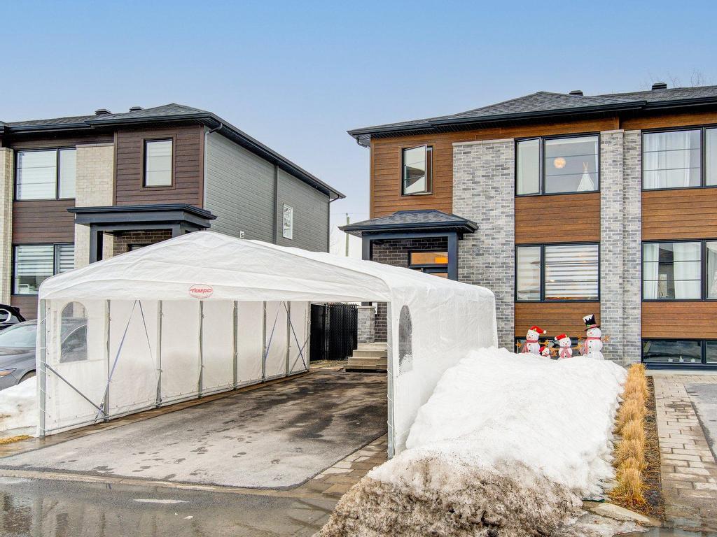 









4185


Rue Léon-Paré

,
Carignan,




QC
J3L7B6

