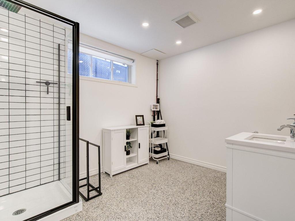 









4185


Rue Léon-Paré

,
Carignan,




QC
J3L7B6

