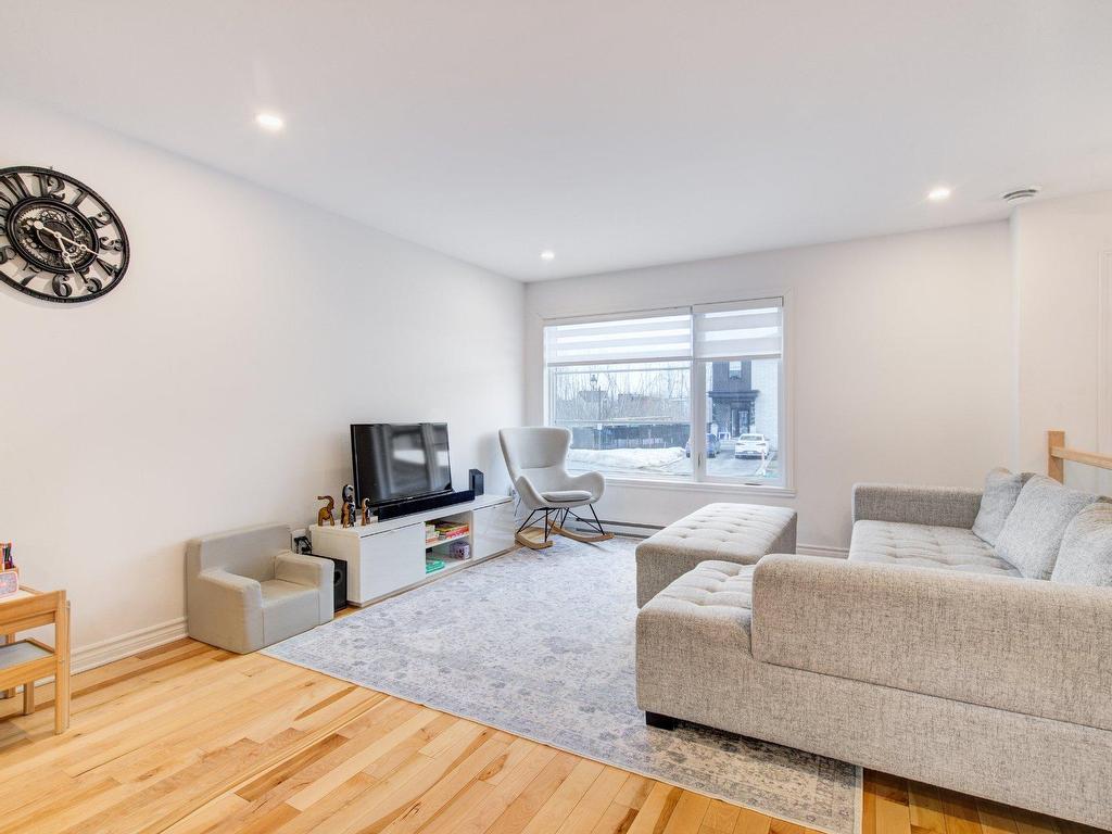 









4185


Rue Léon-Paré

,
Carignan,




QC
J3L7B6


