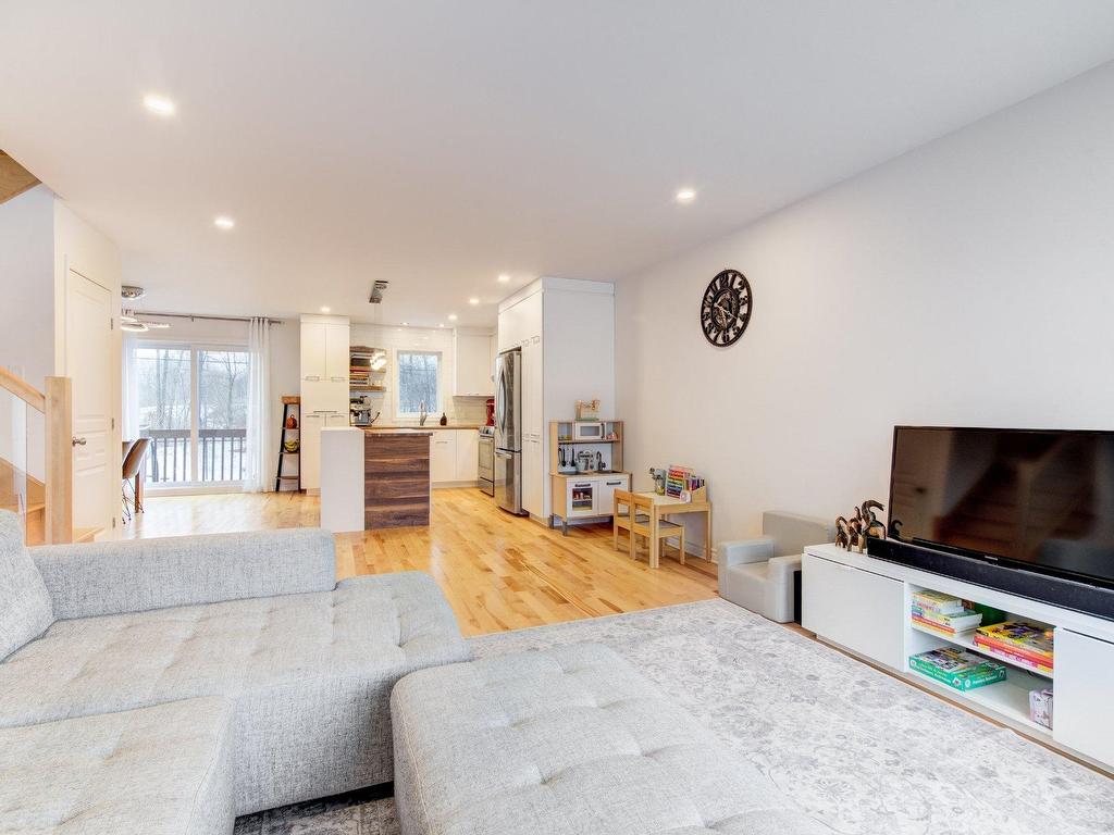 









4185


Rue Léon-Paré

,
Carignan,




QC
J3L7B6

