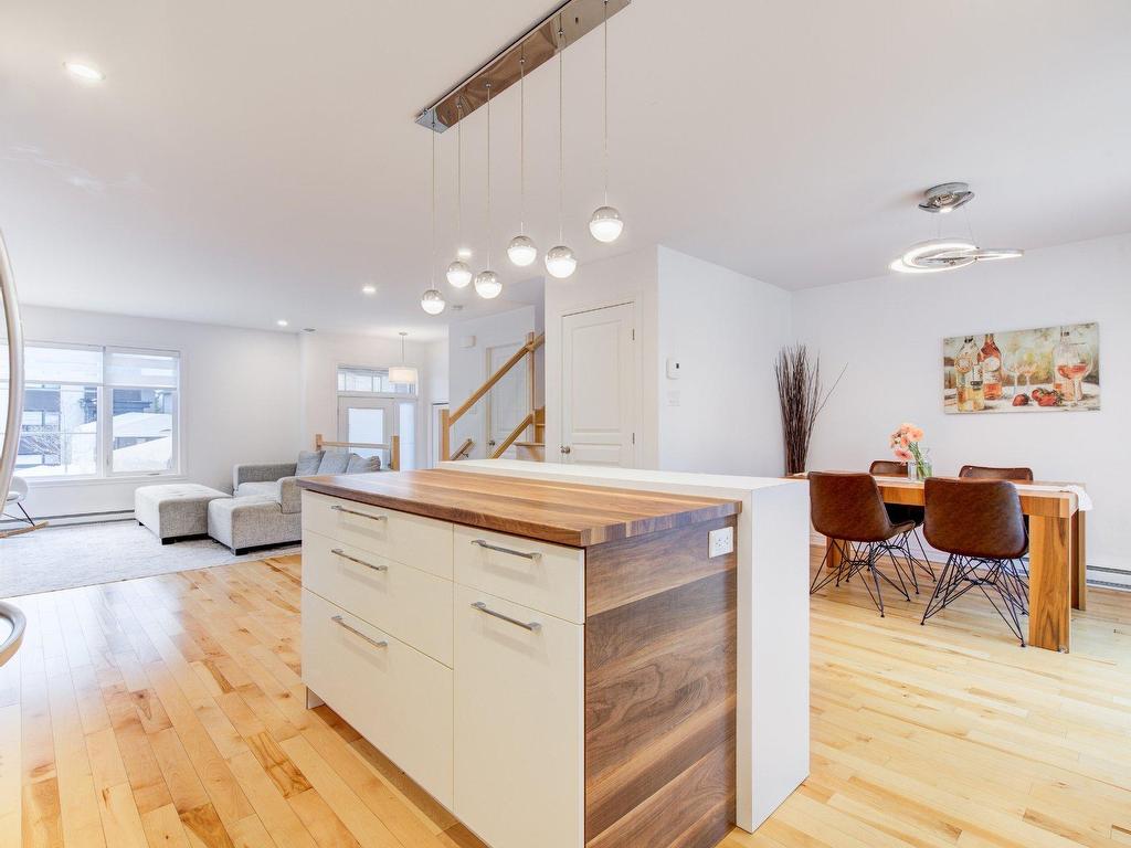 









4185


Rue Léon-Paré

,
Carignan,




QC
J3L7B6

