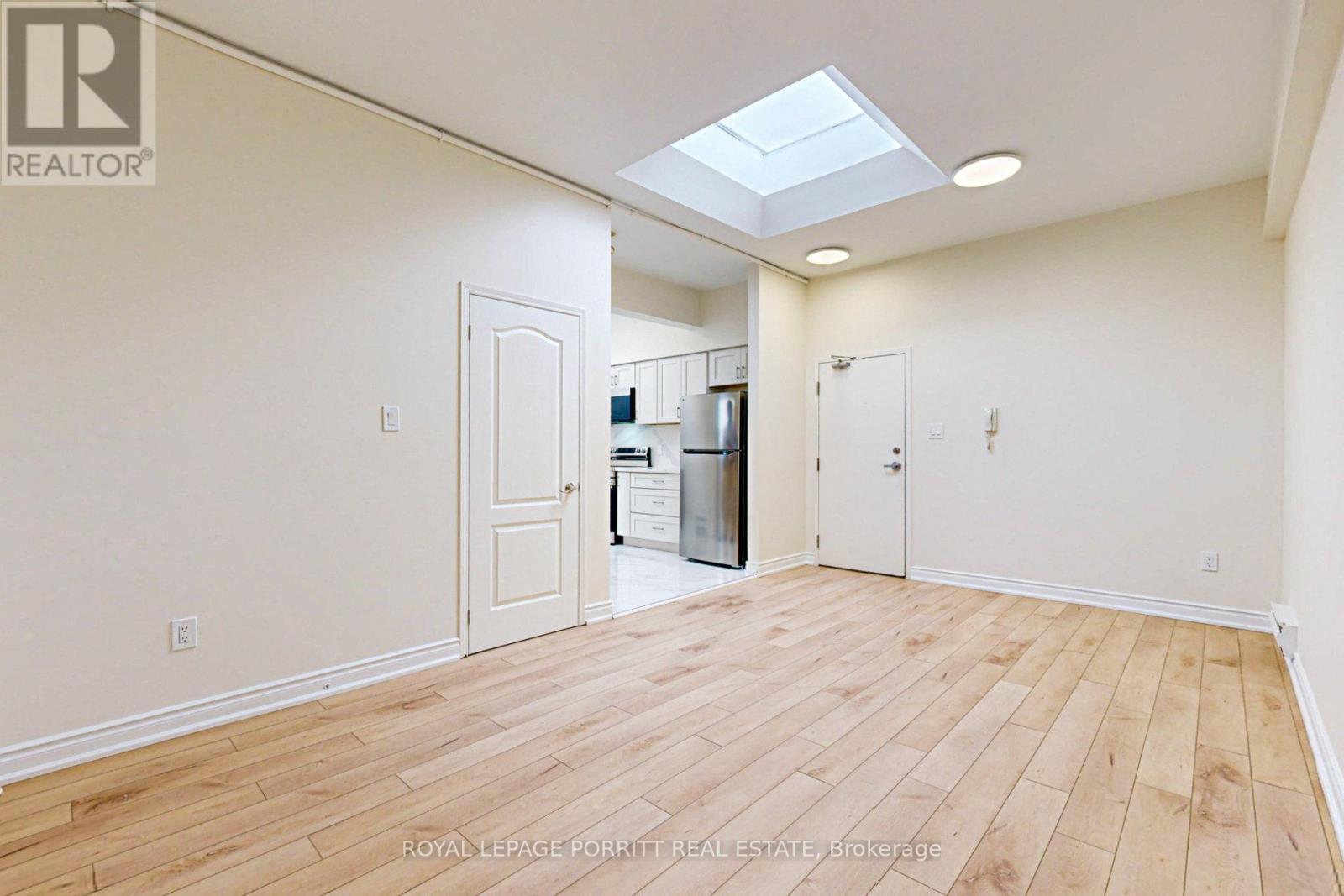 












2 - 3519 LAKE SHORE BOULEVARD W

,
Toronto,




Ontario
M8W1N5

