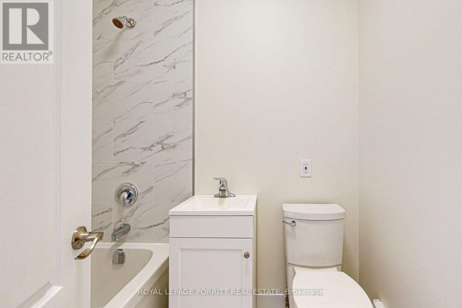 












2 - 3519 LAKE SHORE BOULEVARD W

,
Toronto,




Ontario
M8W1N5

