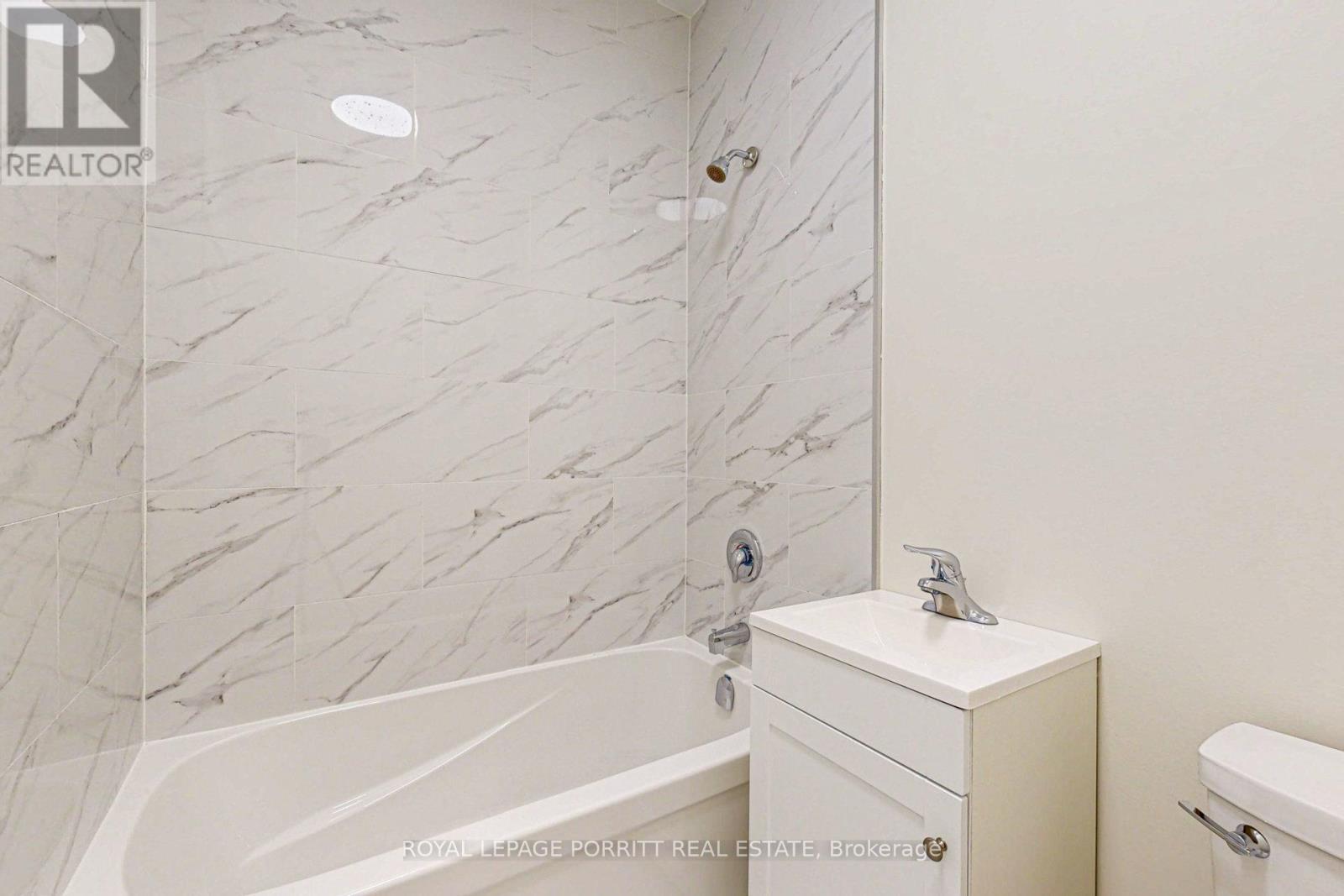 












2 - 3519 LAKE SHORE BOULEVARD W

,
Toronto,




Ontario
M8W1N5

