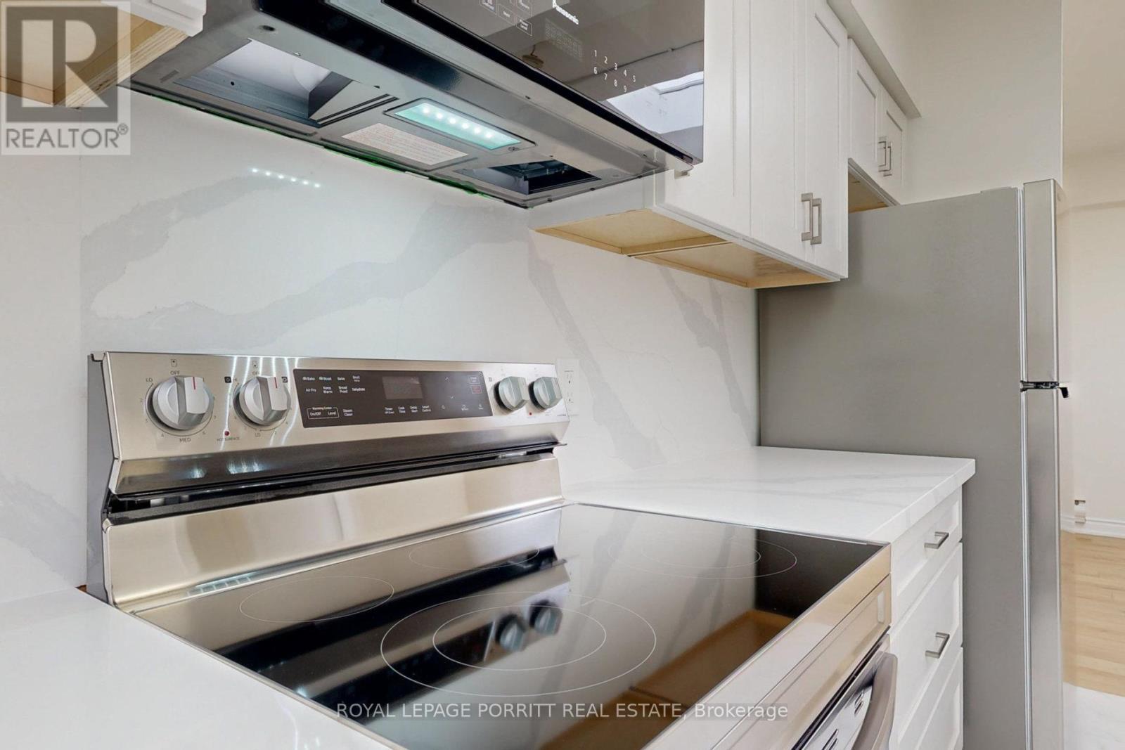 












2 - 3519 LAKE SHORE BOULEVARD W

,
Toronto,




Ontario
M8W1N5

