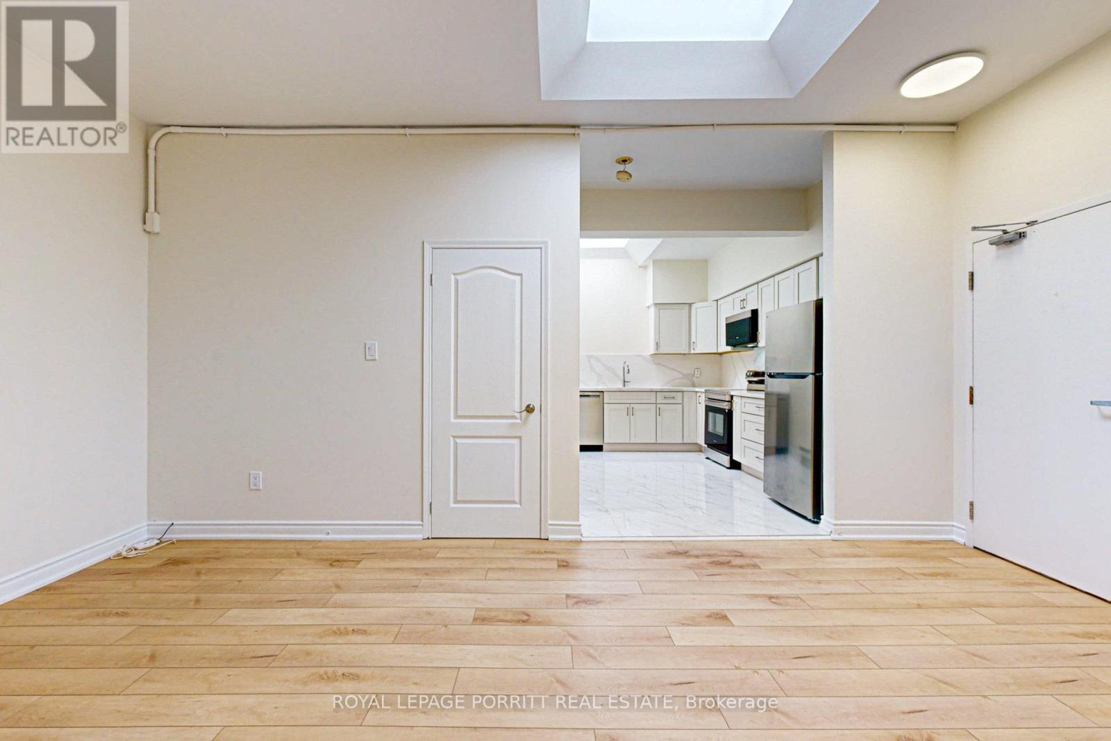 












2 - 3519 LAKE SHORE BOULEVARD W

,
Toronto,




Ontario
M8W1N5

