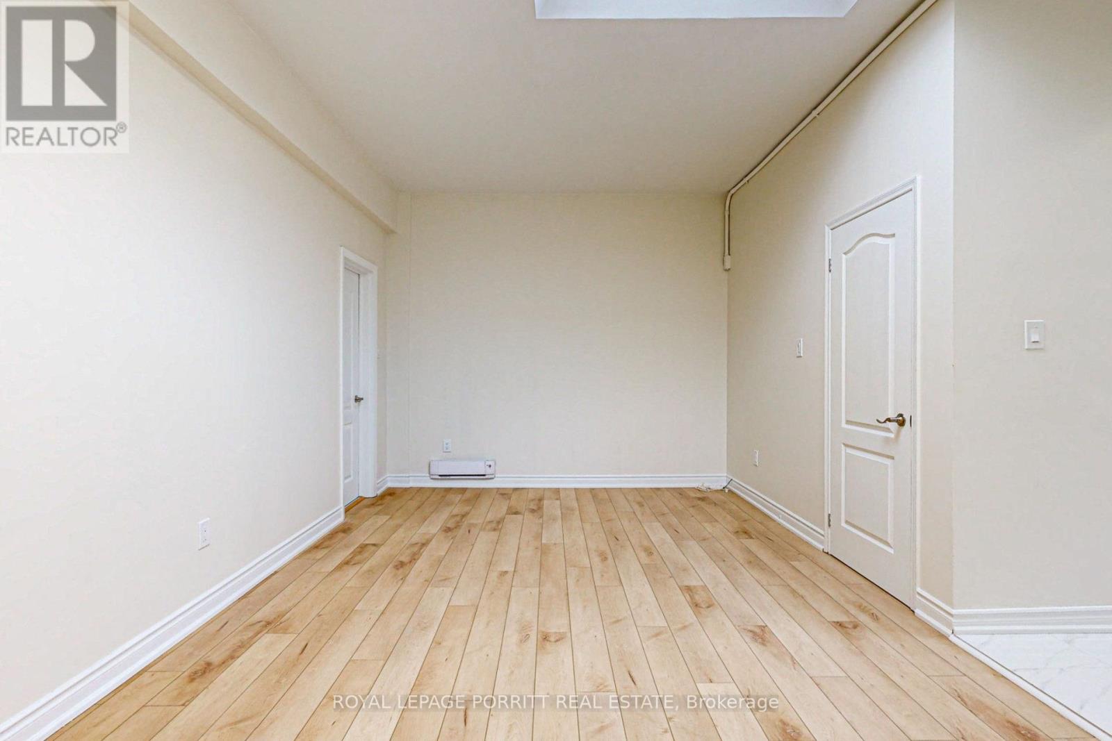 












2 - 3519 LAKE SHORE BOULEVARD W

,
Toronto,




Ontario
M8W1N5

