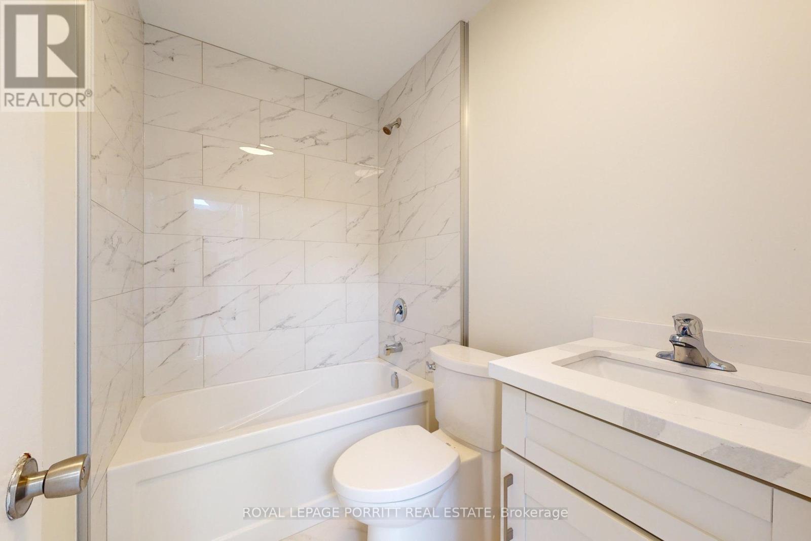 












3 - 3519 LAKE SHORE BOULEVARD W

,
Toronto,




Ontario
M8W1N5


