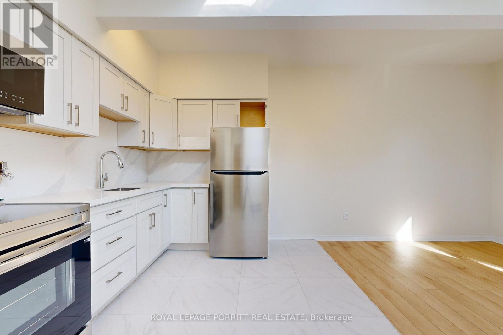 












3 - 3519 LAKE SHORE BOULEVARD W

,
Toronto,




Ontario
M8W1N5

