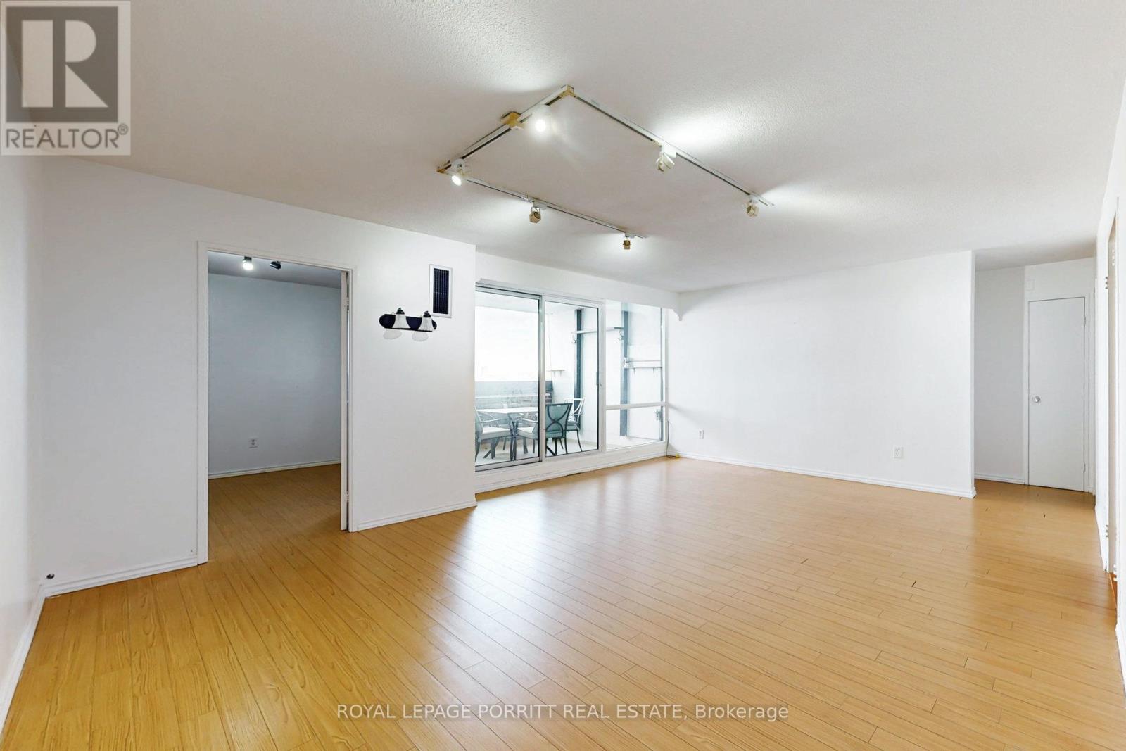 












1808 - 1535 LAKESHORE ROAD E

,
Mississauga,




Ontario
L5E3E2

