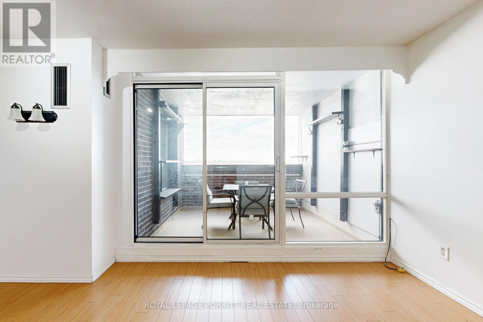 












1808 - 1535 LAKESHORE ROAD E

,
Mississauga,




Ontario
L5E3E2

