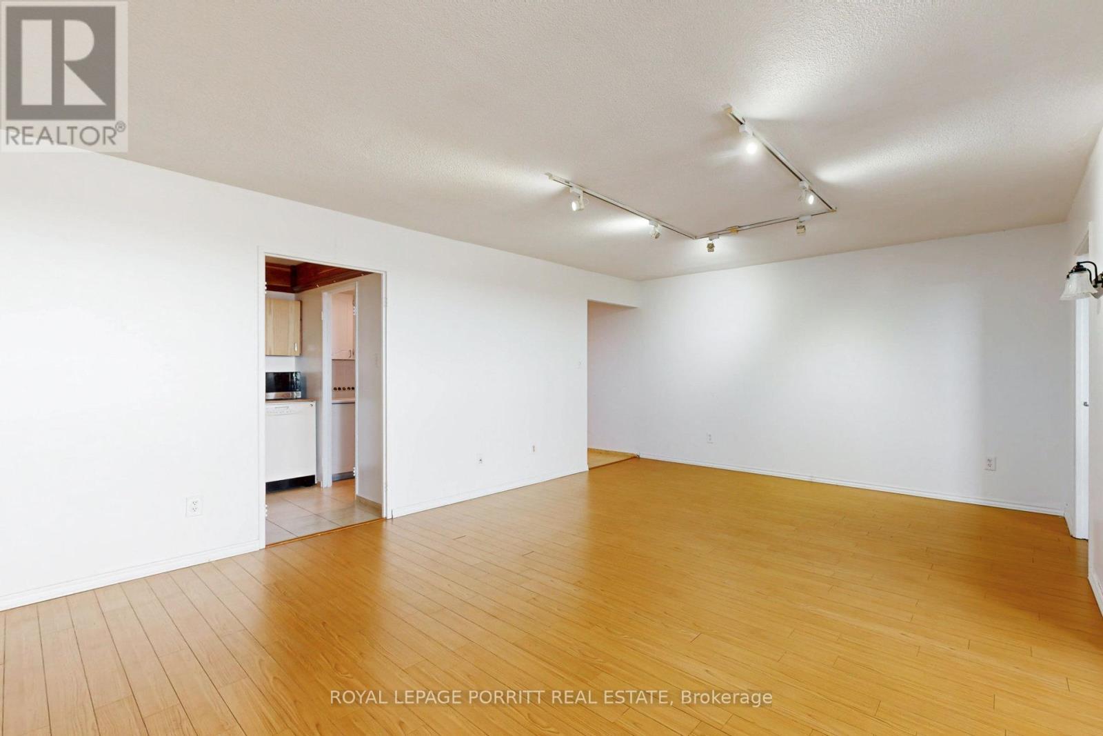 












1808 - 1535 LAKESHORE ROAD E

,
Mississauga,




Ontario
L5E3E2

