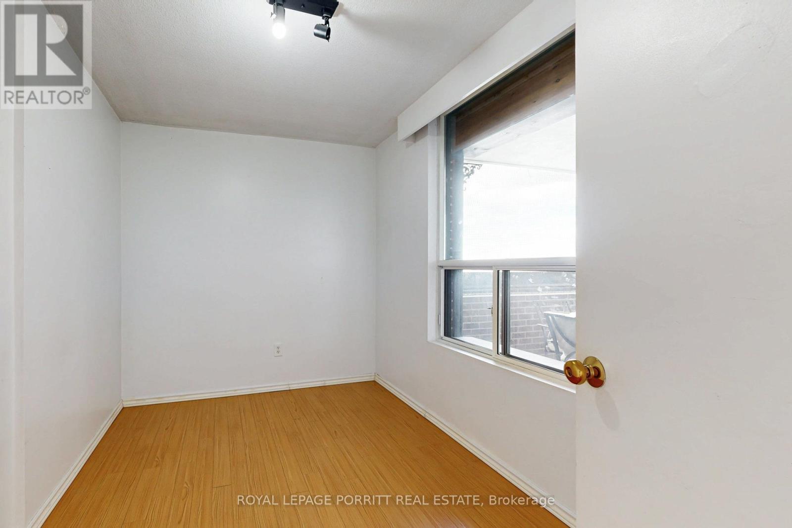 












1808 - 1535 LAKESHORE ROAD E

,
Mississauga,




Ontario
L5E3E2

