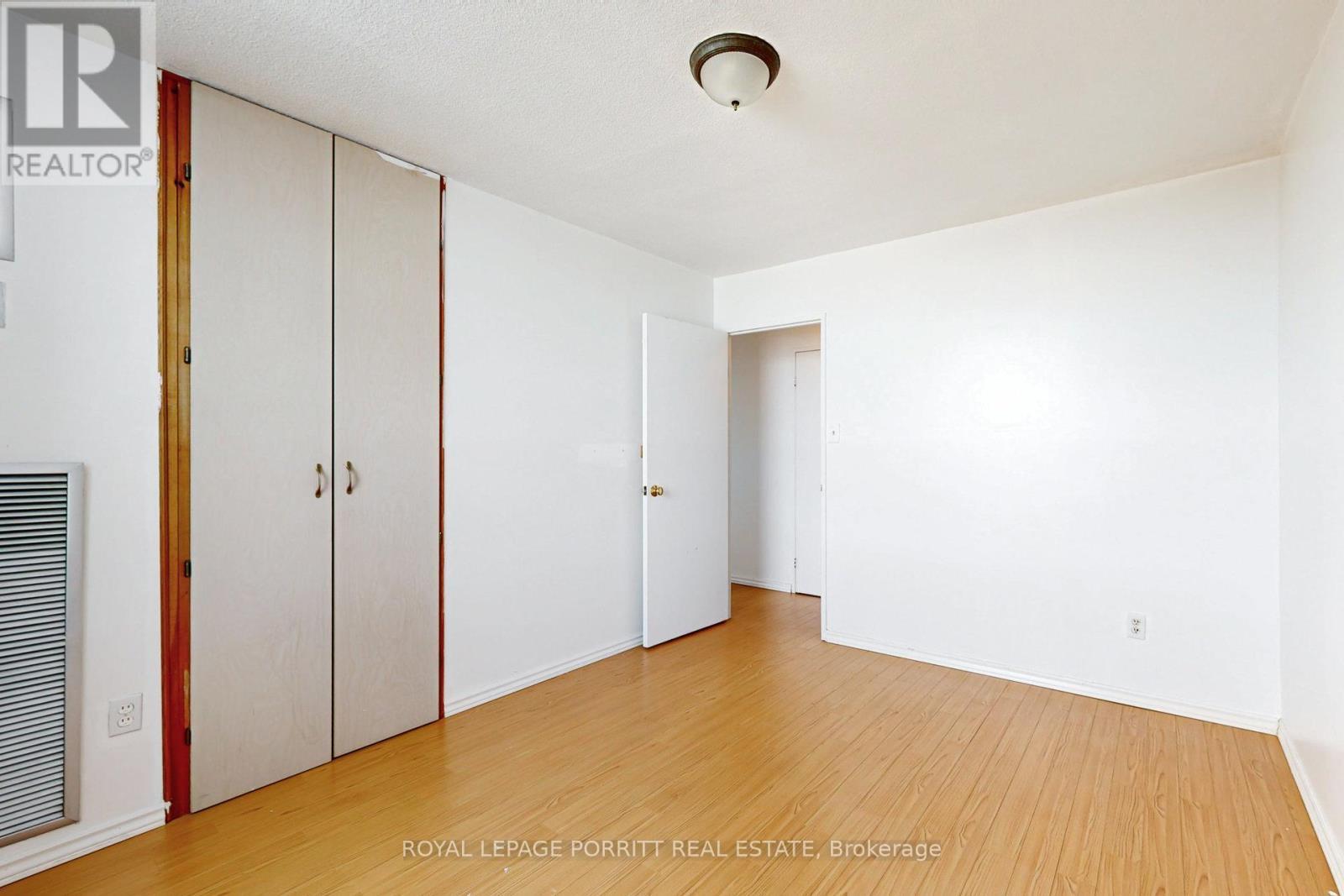 












1808 - 1535 LAKESHORE ROAD E

,
Mississauga,




Ontario
L5E3E2

