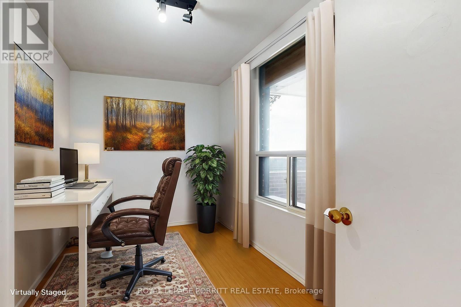 












1808 - 1535 LAKESHORE ROAD E

,
Mississauga,




Ontario
L5E3E2

